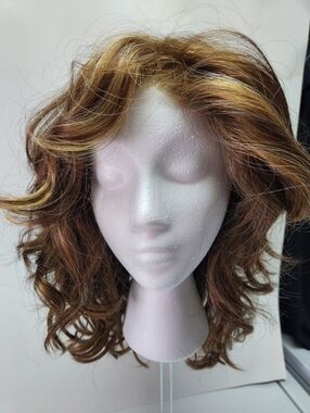 Estetica FINN Caramel Kiss NWT